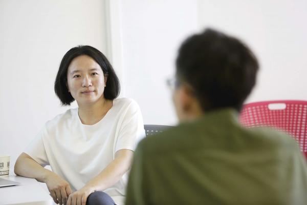How to Grow an Independent Fashion Designer Brand in China?